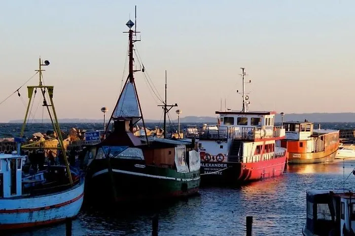 Sonnige Hafen In Sassnitz